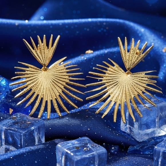 🆕️Golden Sunburst Boho Spikes Heart Trendy Statement Earrings - Bold & Chic ☀️ - Picture 11 of 11